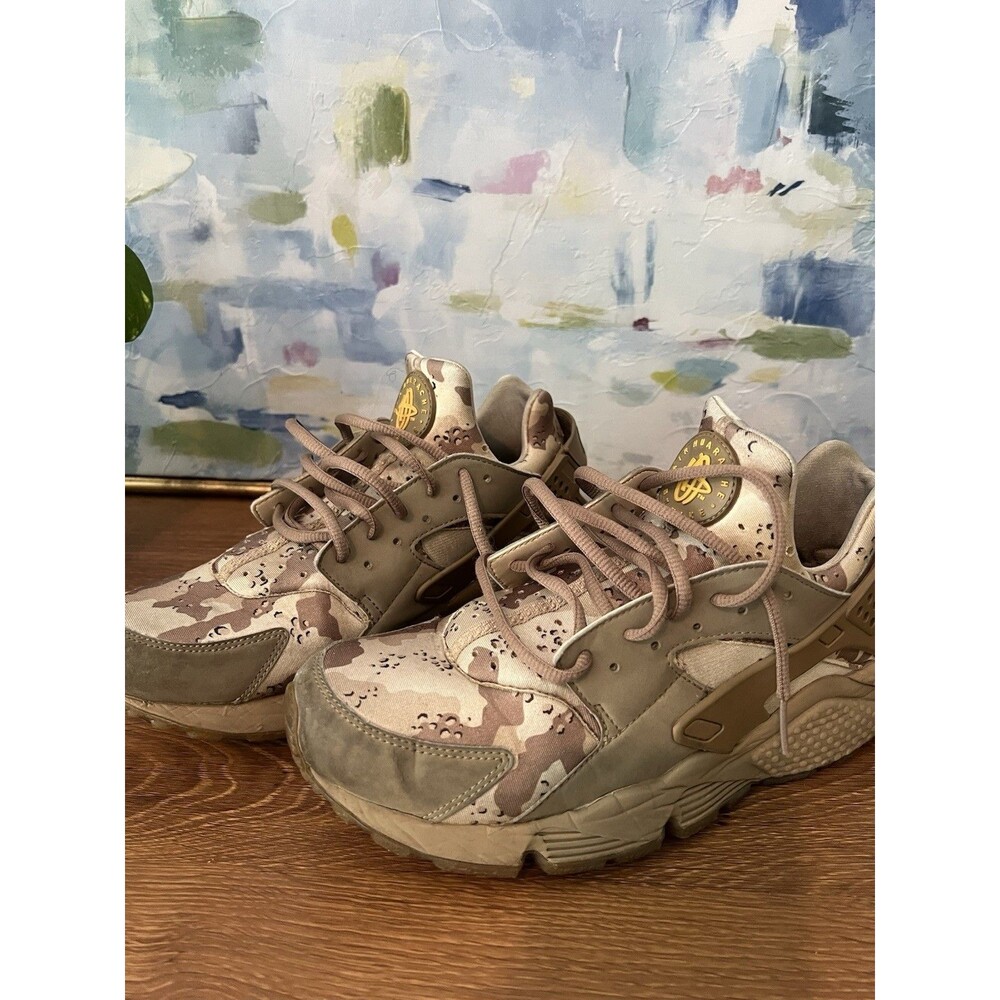 Nike Air Huarache Run Premium Desert Camo Ore Canteen Men's Size 11 AT6156-200